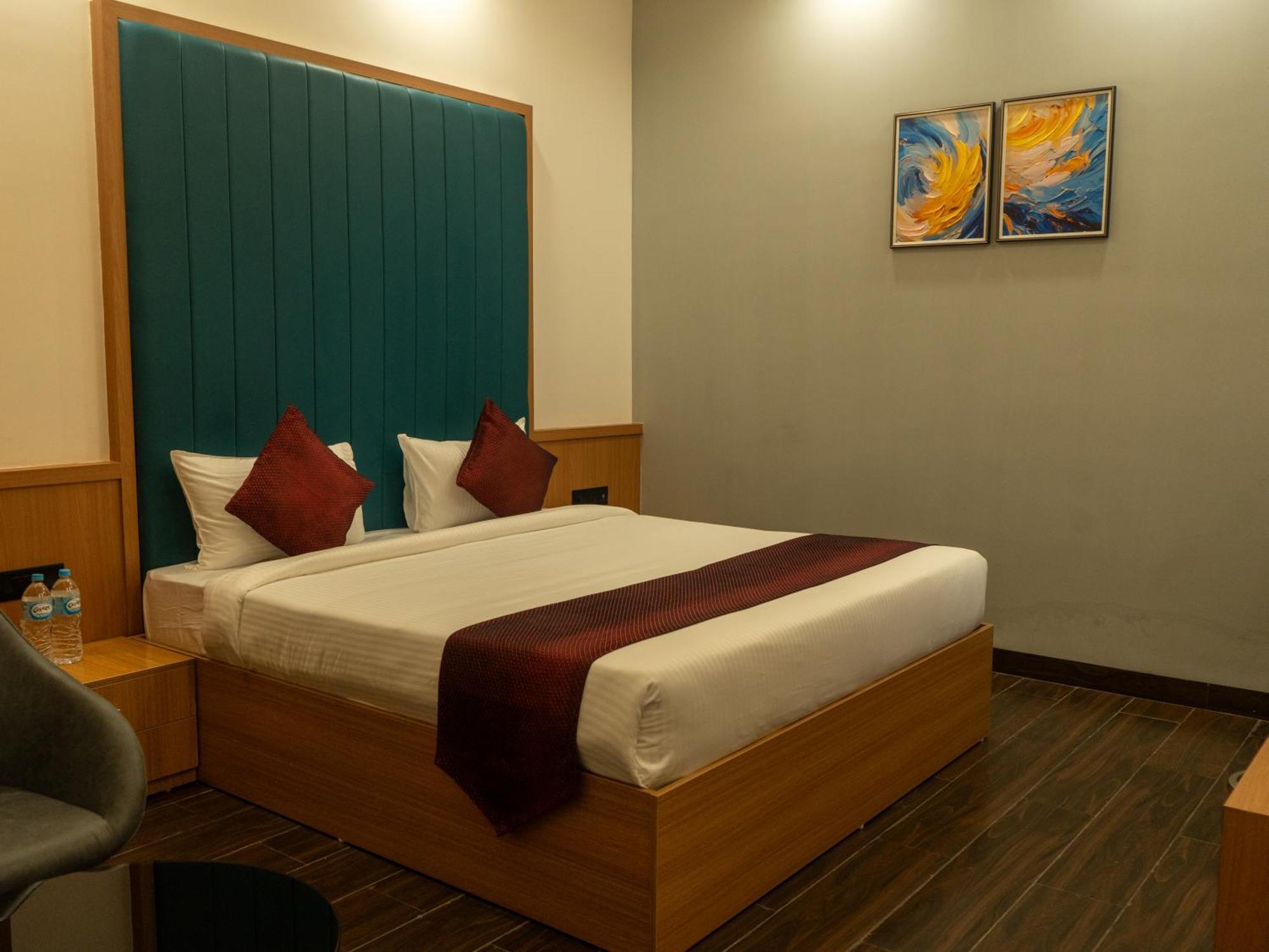Hotel Alba Inn, インドール エクステリア 写真