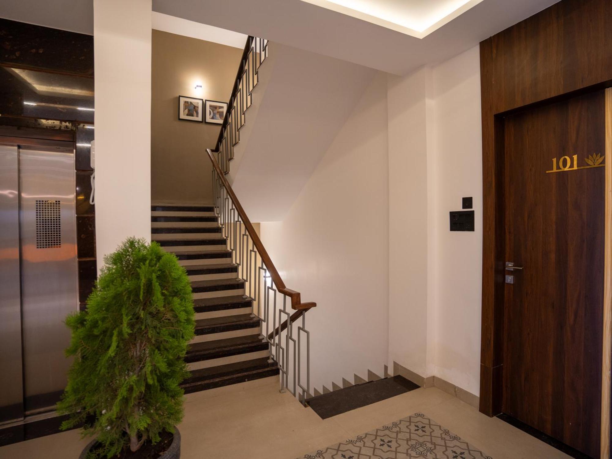 Hotel Alba Inn, インドール エクステリア 写真