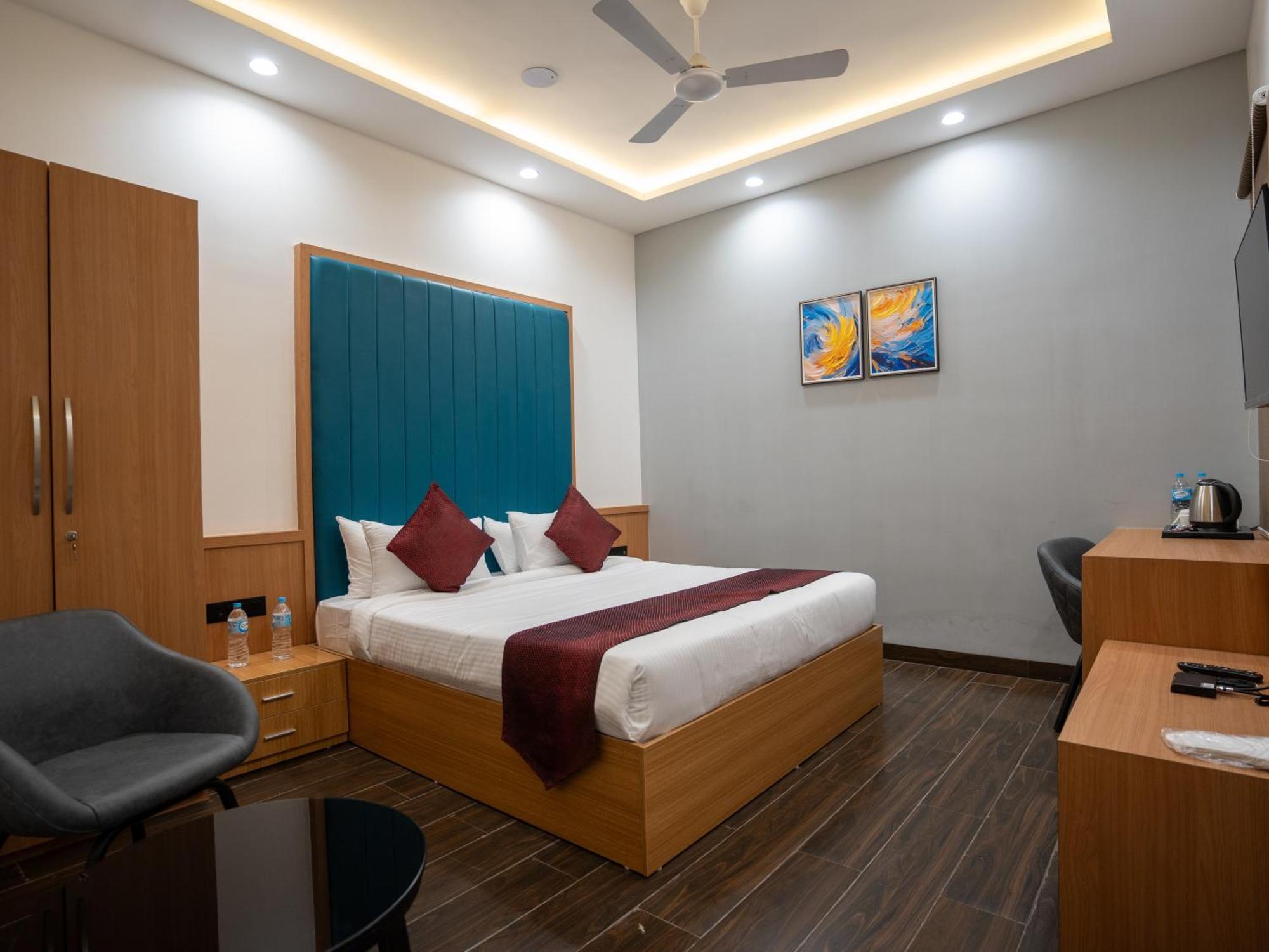 Hotel Alba Inn, インドール エクステリア 写真